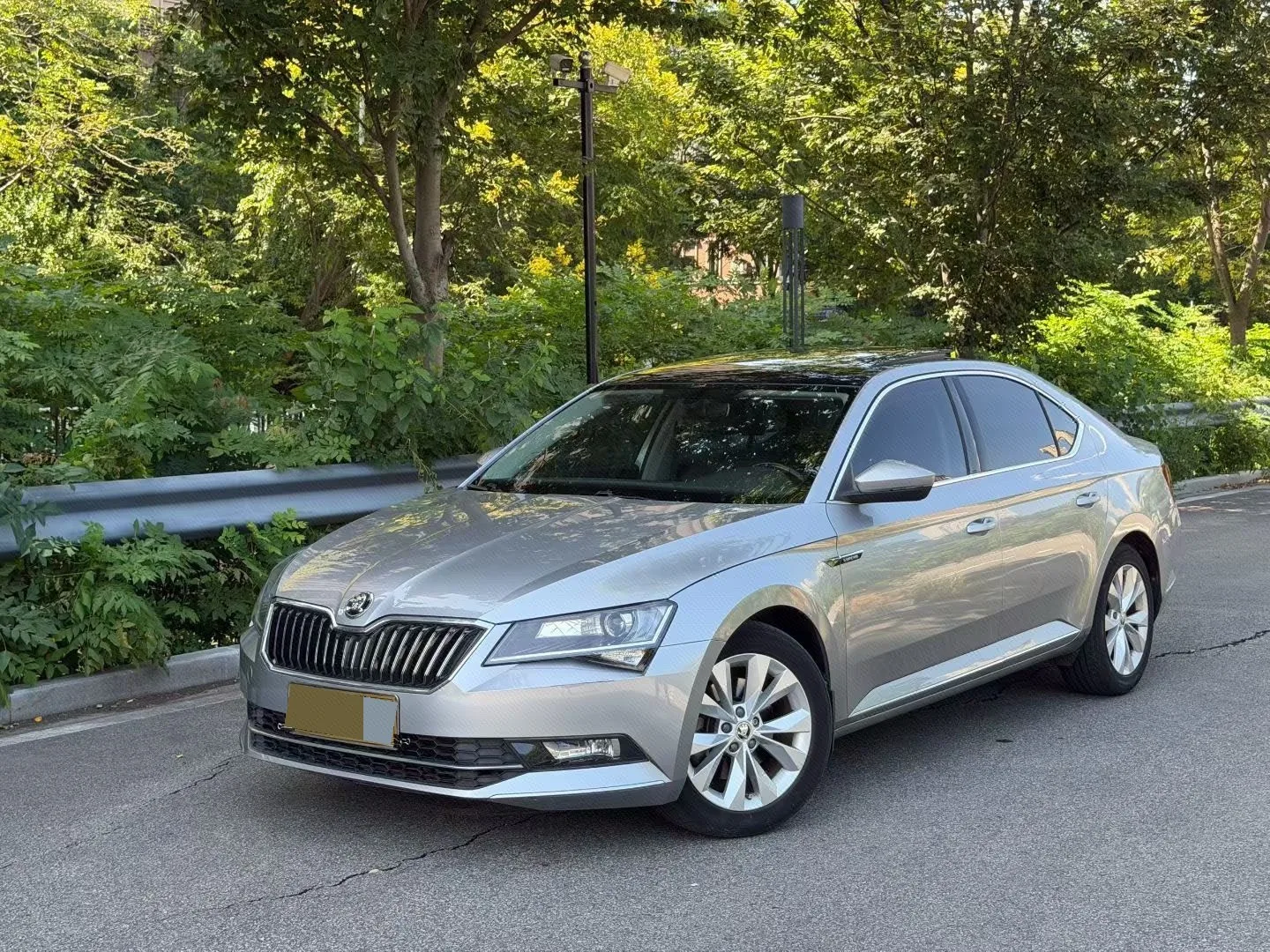 Superb 2016 TSI280 DSG Champion Edition