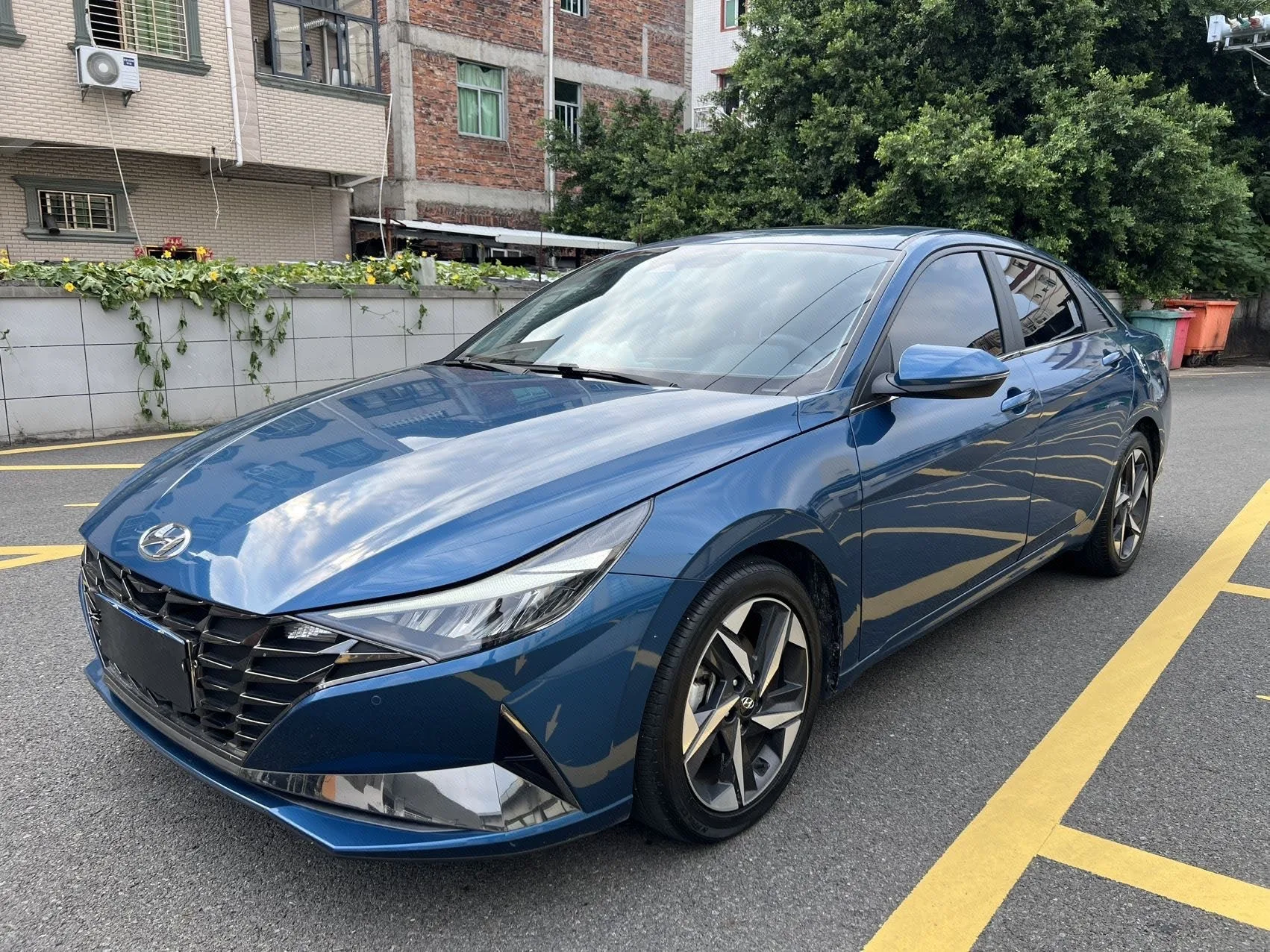 Hyundai Elantra 2023 1.5L CVT LUX Premium Edition