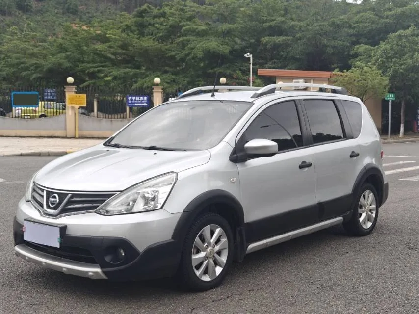 Nissan Livina 2013 Sporty 1.6XL CVT Comfort Edition