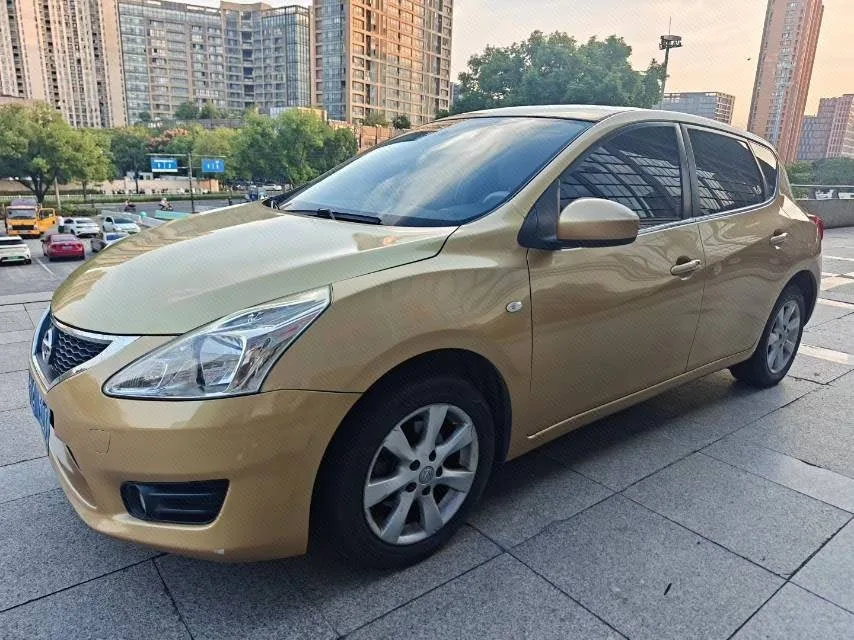 Tiida 2011 1.6L CVT Smart