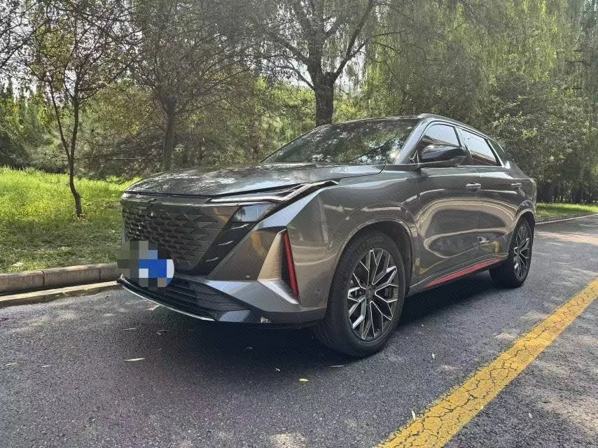 Changan Oushang Z6 2022 Blue Whale 1.5T DCT Smart Navigation Edition