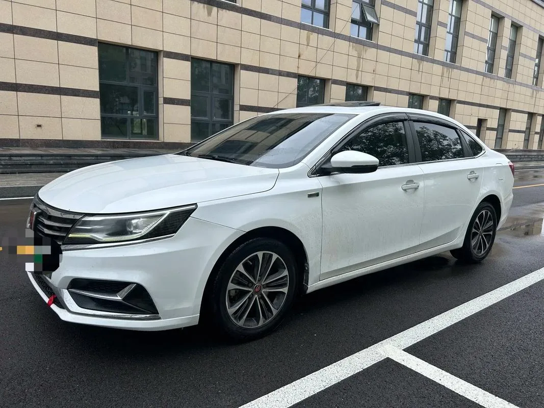 Roewe i6 MAX New Energy 2020 Model Year 1.5T PHEV Cool Sky Roof Edition