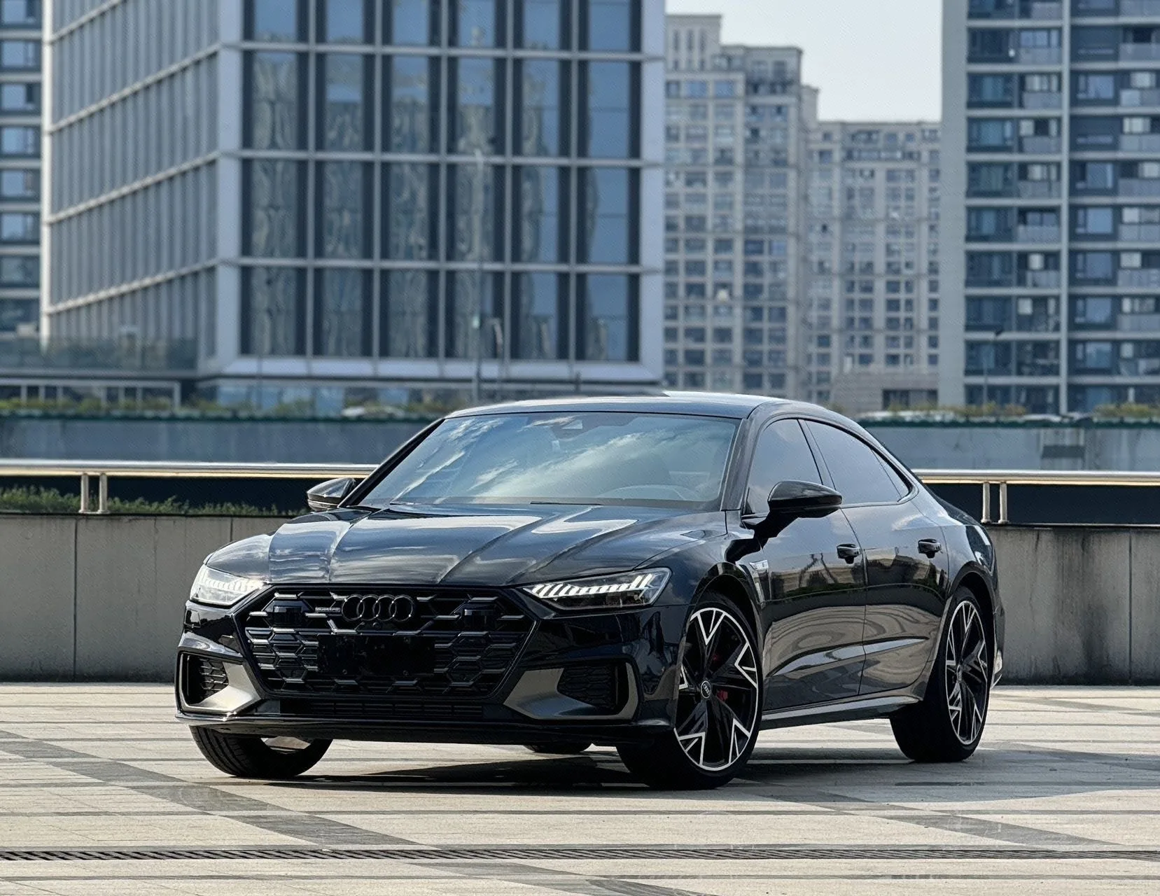 2025 Audi A7L 2.0 TFSI 45 TFSI Quattro "Black Knight" Edition, Automatic Transmission