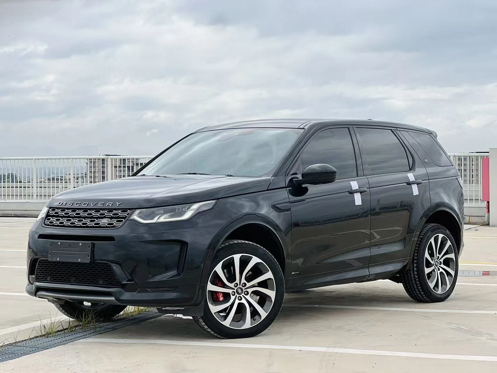 Discovery Sport 2020 Model Year 249PS R-Dynamic Performance Edition