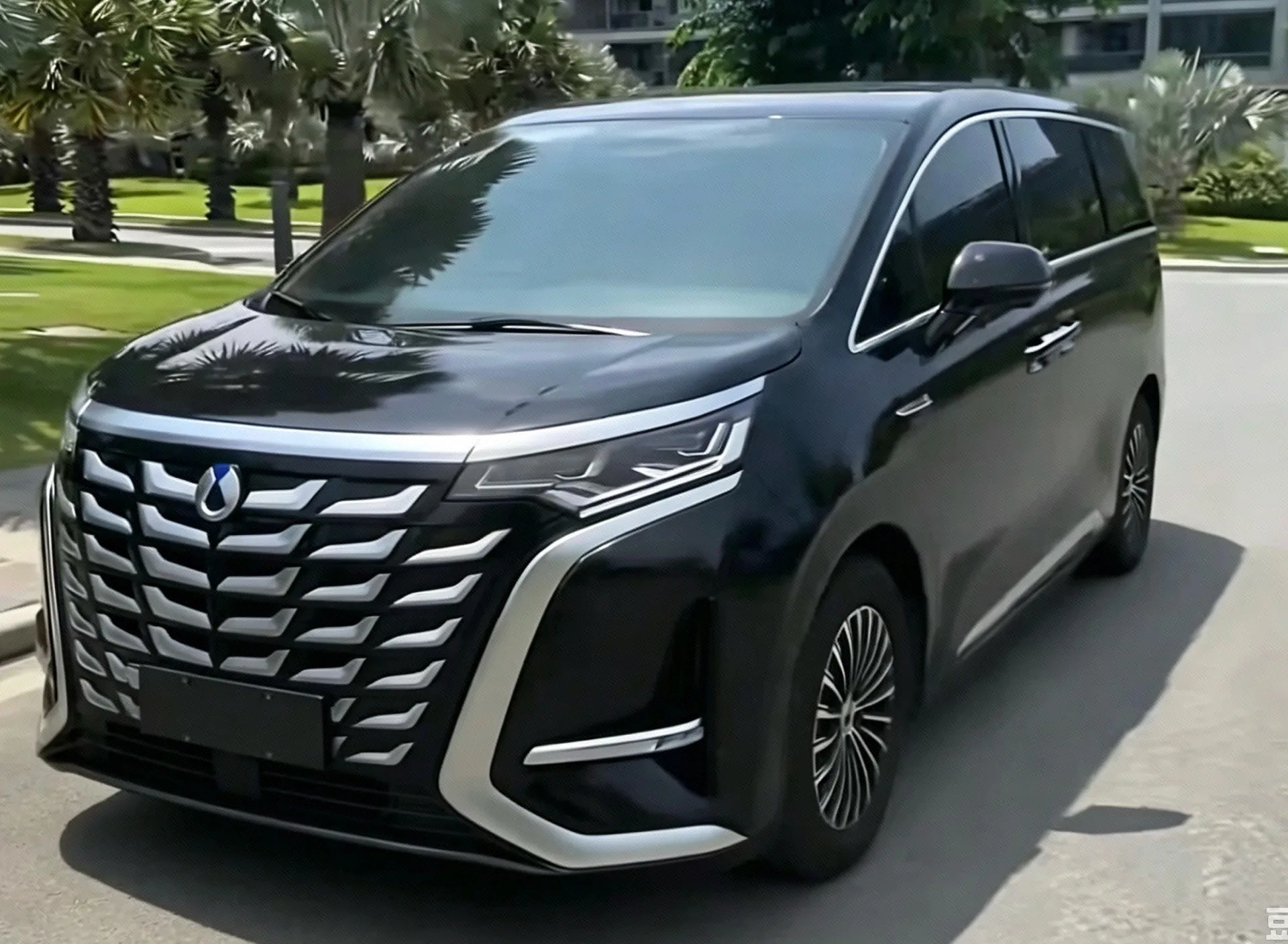 Dongfeng Motor 2025 Model Year Dongfeng D9 DM-i 1.5T CVT Front-Wheel Drive Premium Navigation Edition Automatic Transmission