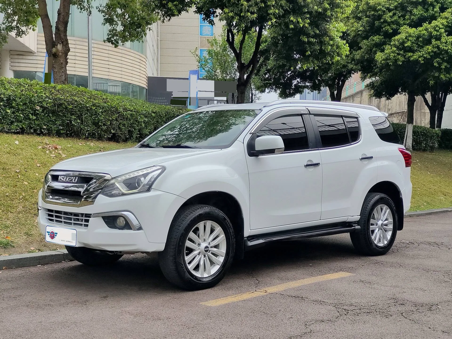 mu-X 2018 Model Year 1.9T Diesel Automatic 4WD Jinyue Edition 7-Seater