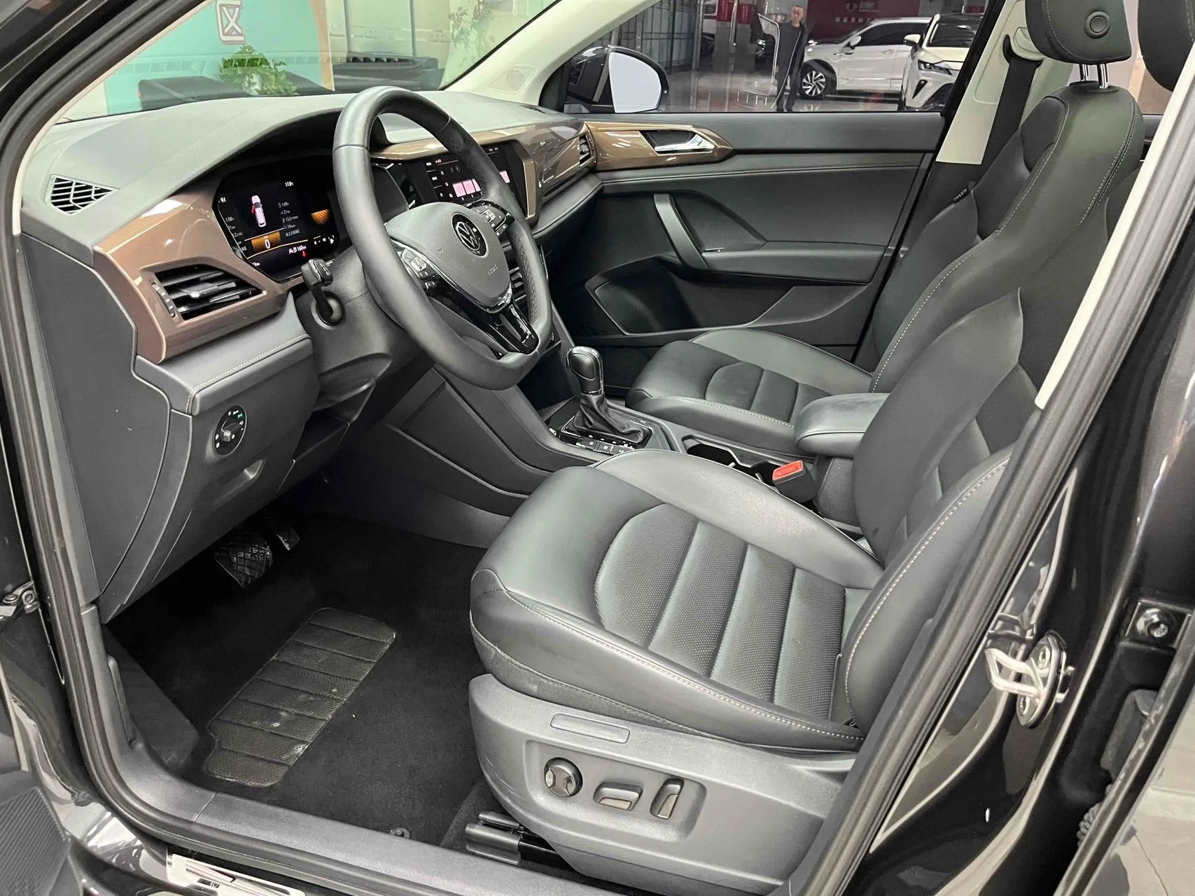 Tharu 2021 280TSI 2WD Luxury Edition PLUS