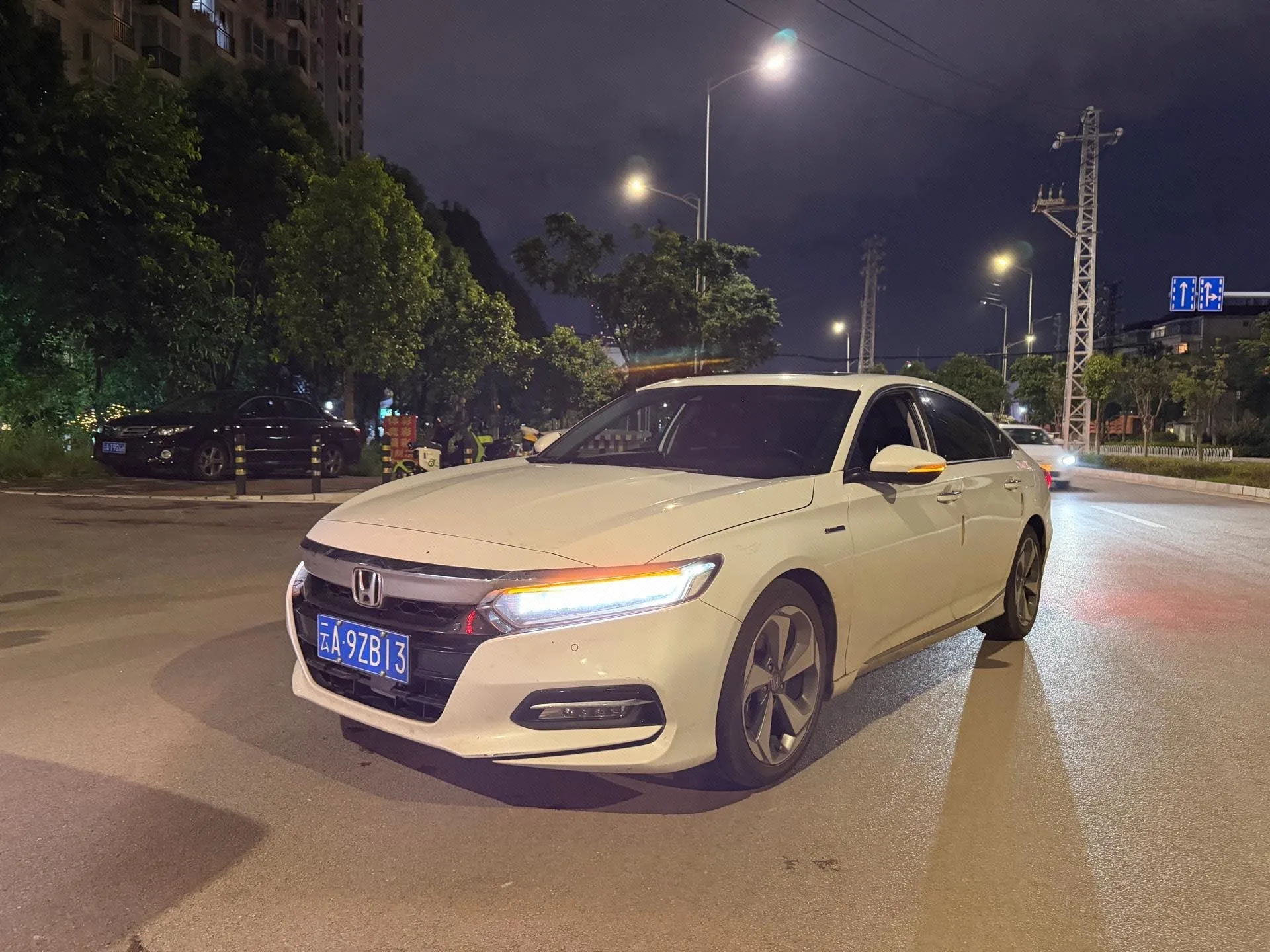2018 Honda Accord Hybrid 2.0L Sharp Intelligence Edition (China V)
