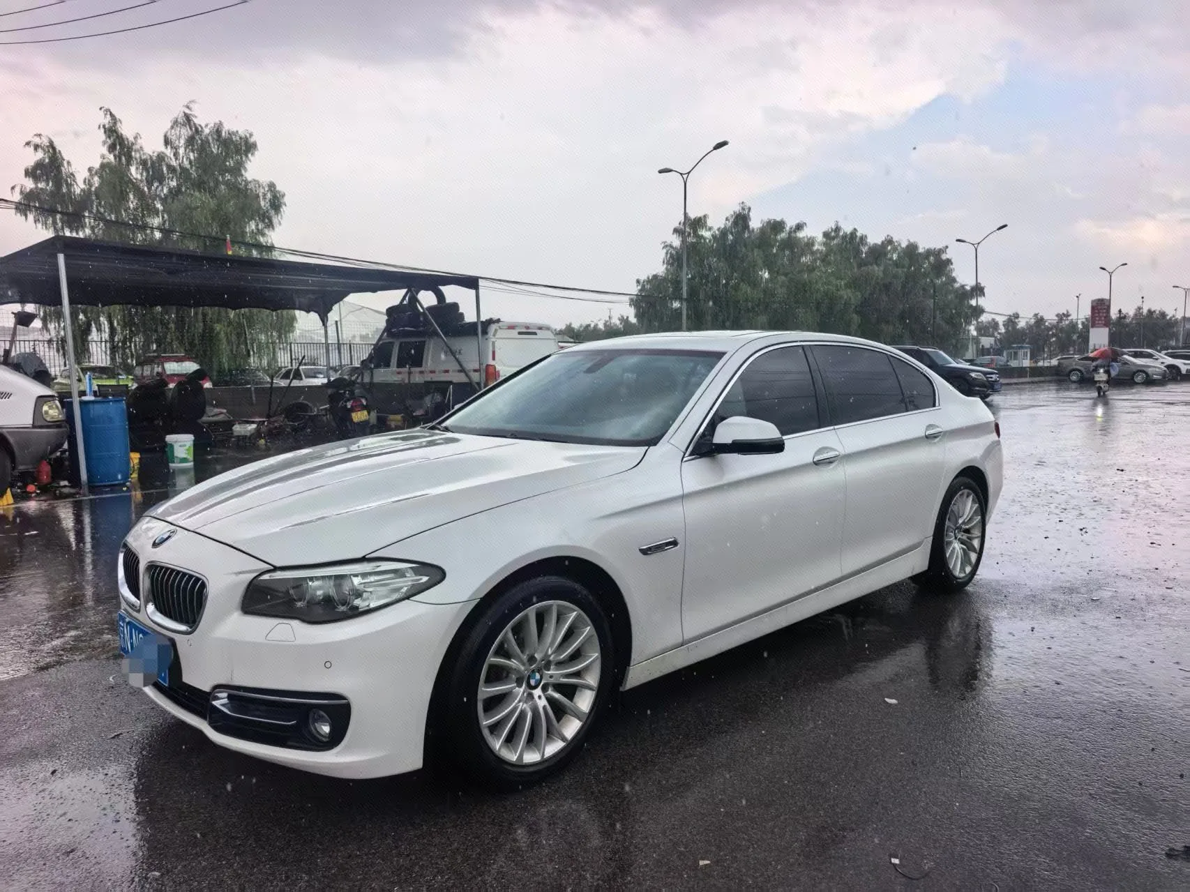 2017 BMW 5 Series 525Li Luxury Design Package