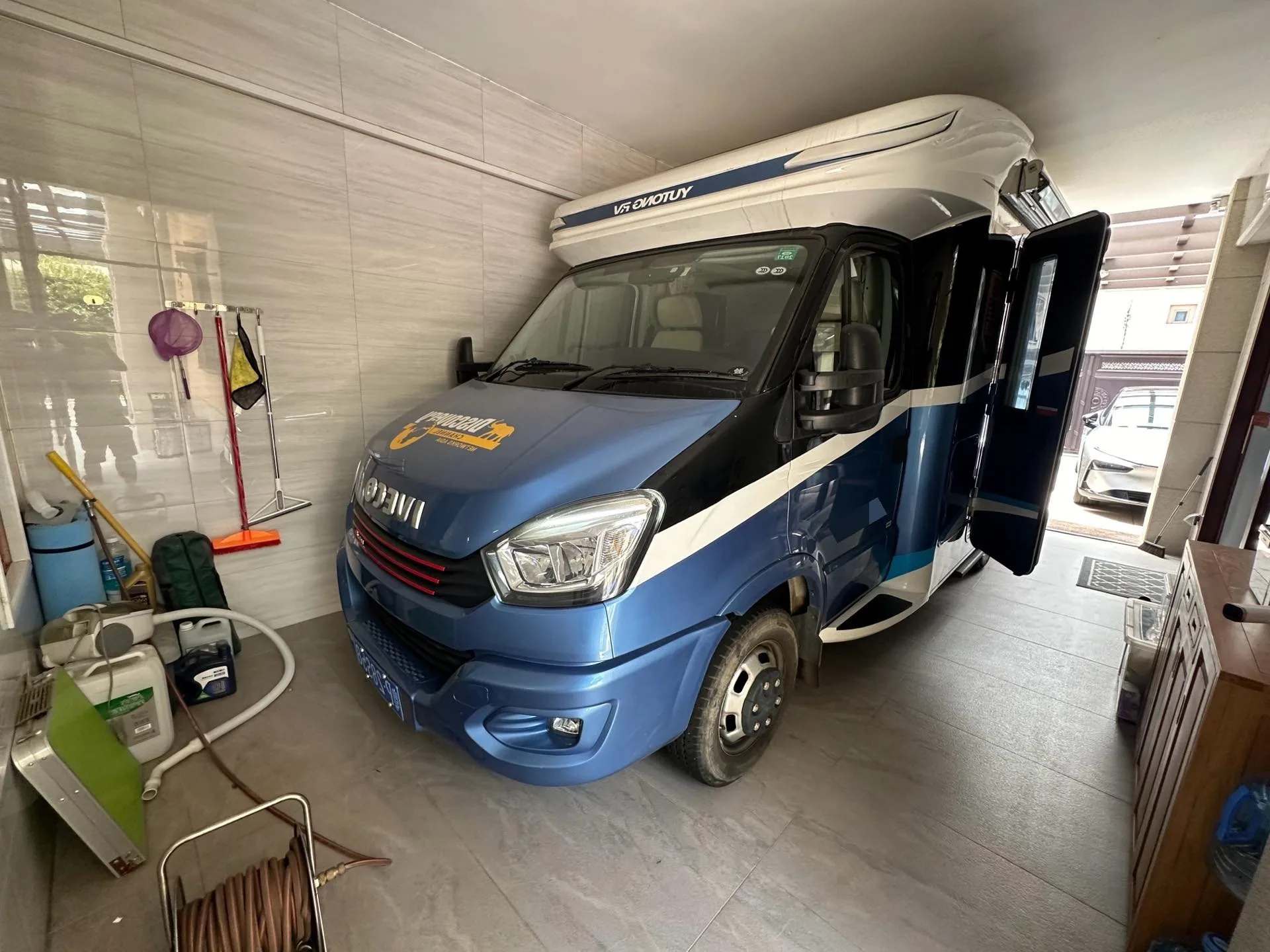 Iveco Eurocargo 2021 3.0T Automatic ChaoRui Short Wheelbase High Roof Side-Sliding Door F1C
