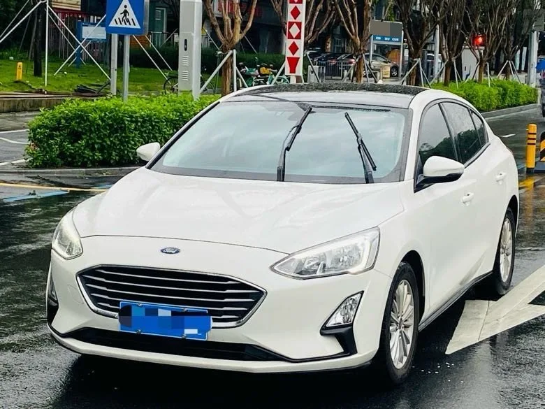 2018 Ford Sedan Classic EcoBoost 125 Automatic Super Power Style Smart Drive Edition