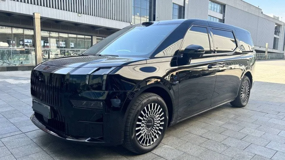 2024 Jike 009 Six-Seat Executive Edition AWD 108kWh Automatic