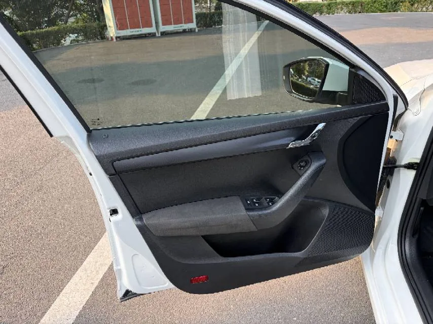 Octavia 2017 1.6L Automatic Forward Edition