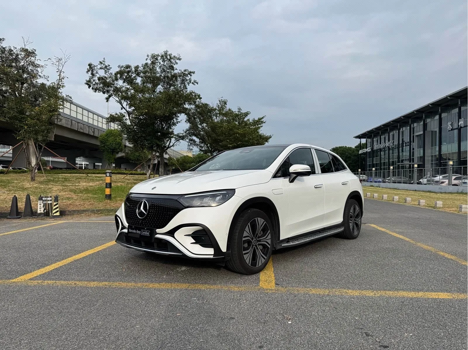 2024 Mercedes-Benz EQE SUV 500 4MATIC Pioneer Edition