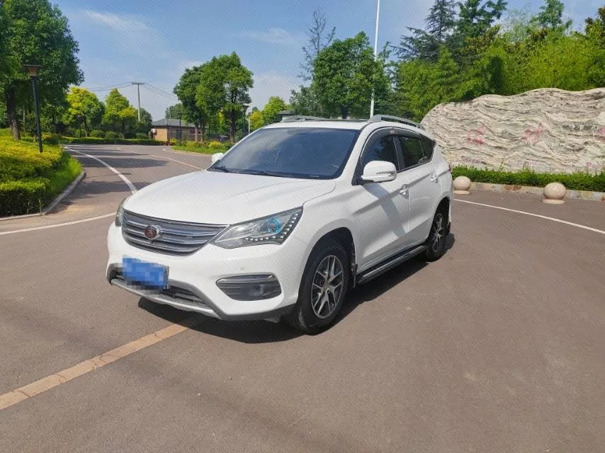 BYD 2018 Song 1.5TI Progressive Edition, Manual Transmission