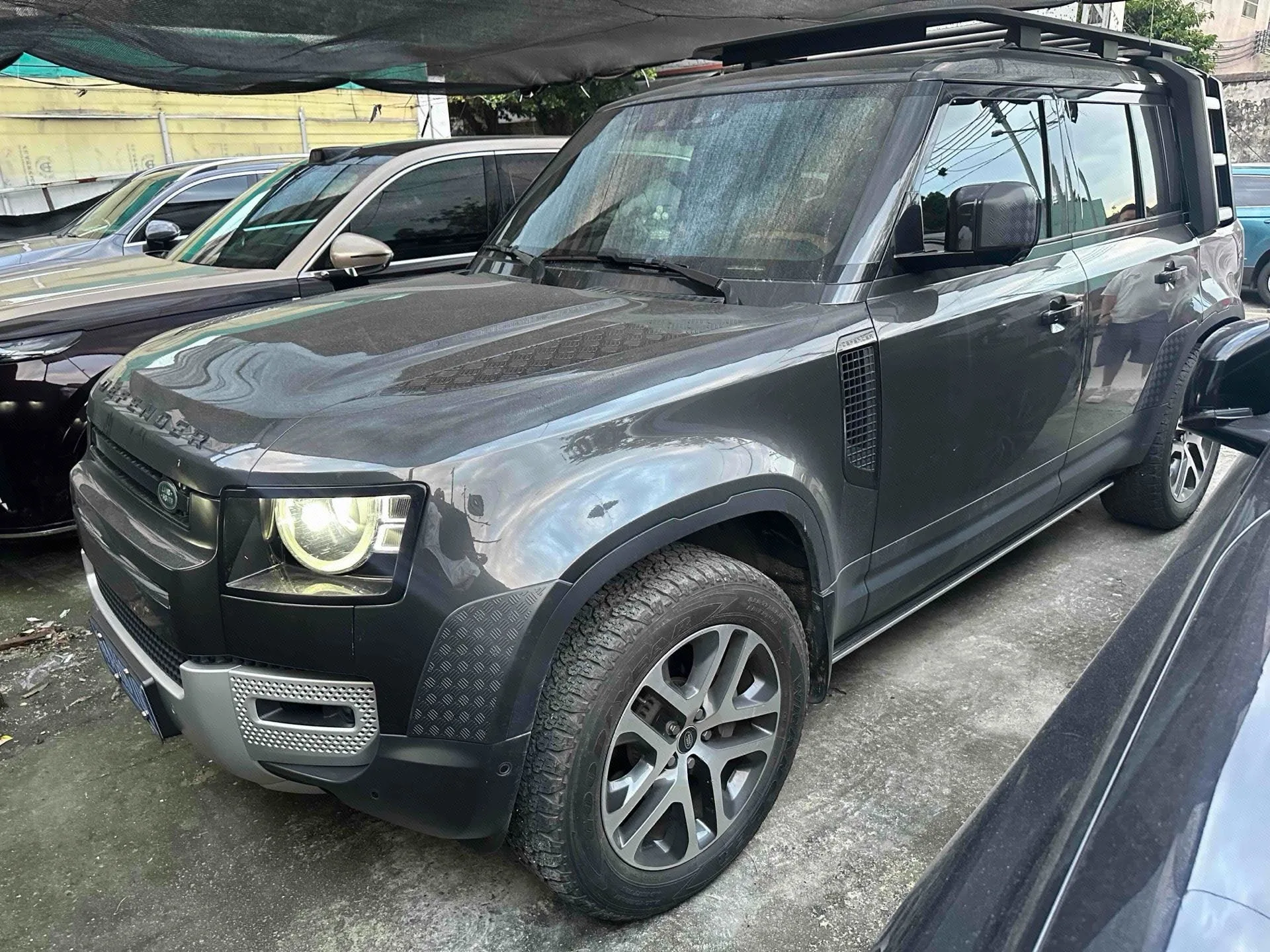 Land Rover Defender 2024 110 3.0T P400 Dark Special Edition