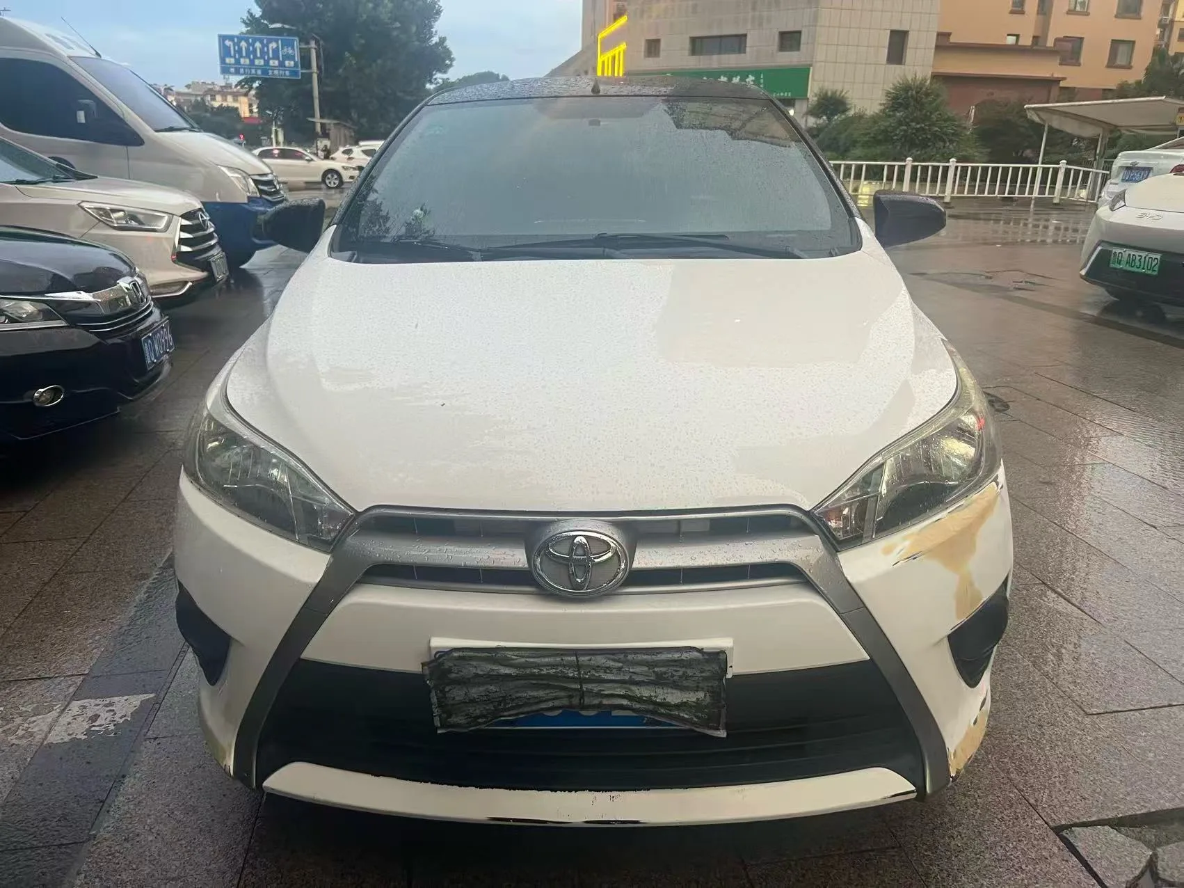 2015 YARiS L 1.5E Automatic "Meidong" Edition