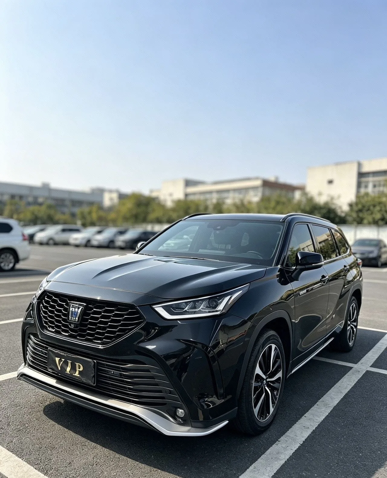 Crown Land Cruiser 2022 2.5L HEV 4WD Premium Edition