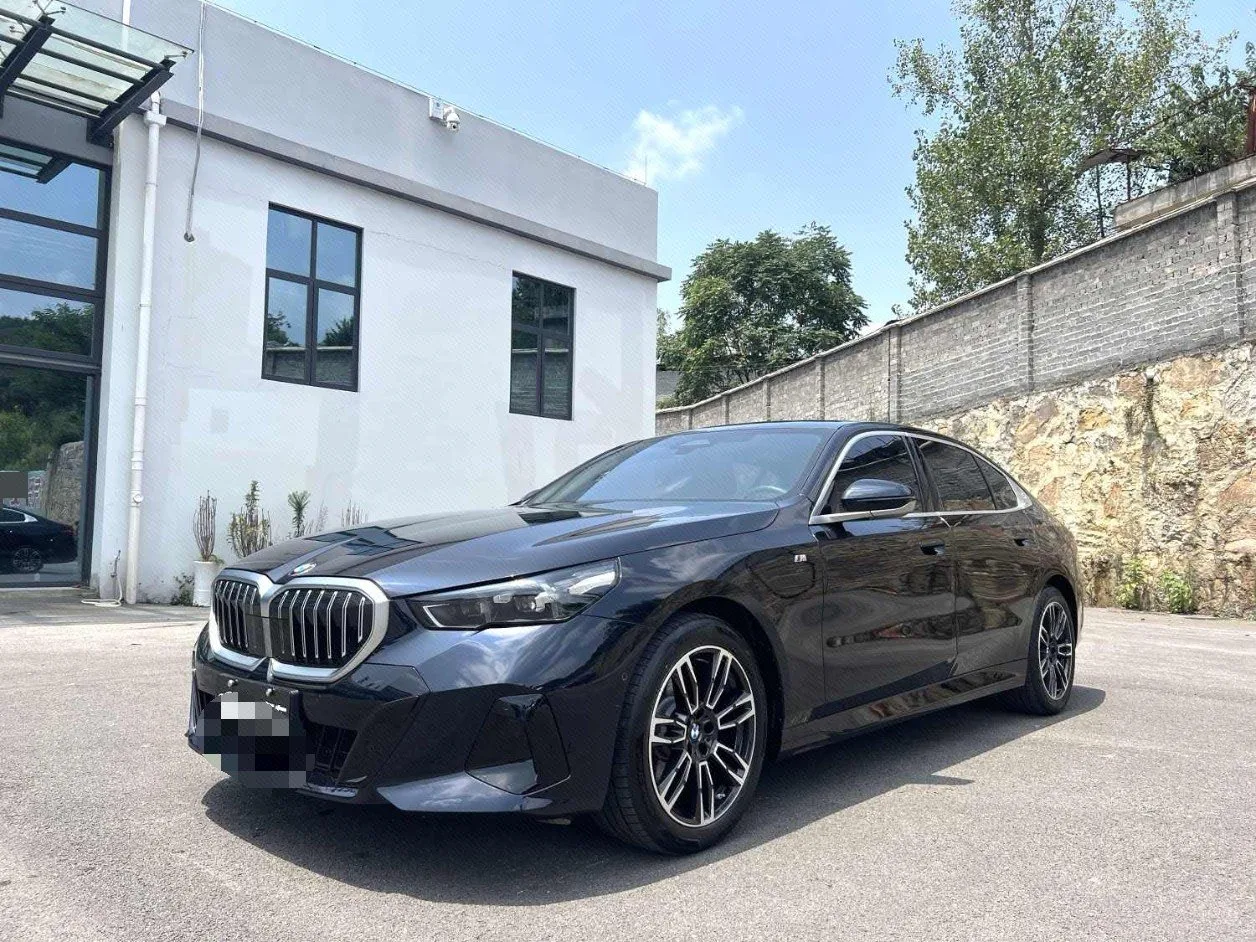 2025 BMW 5 Series 525Li 48V 2.0T M Sport Package Automatic