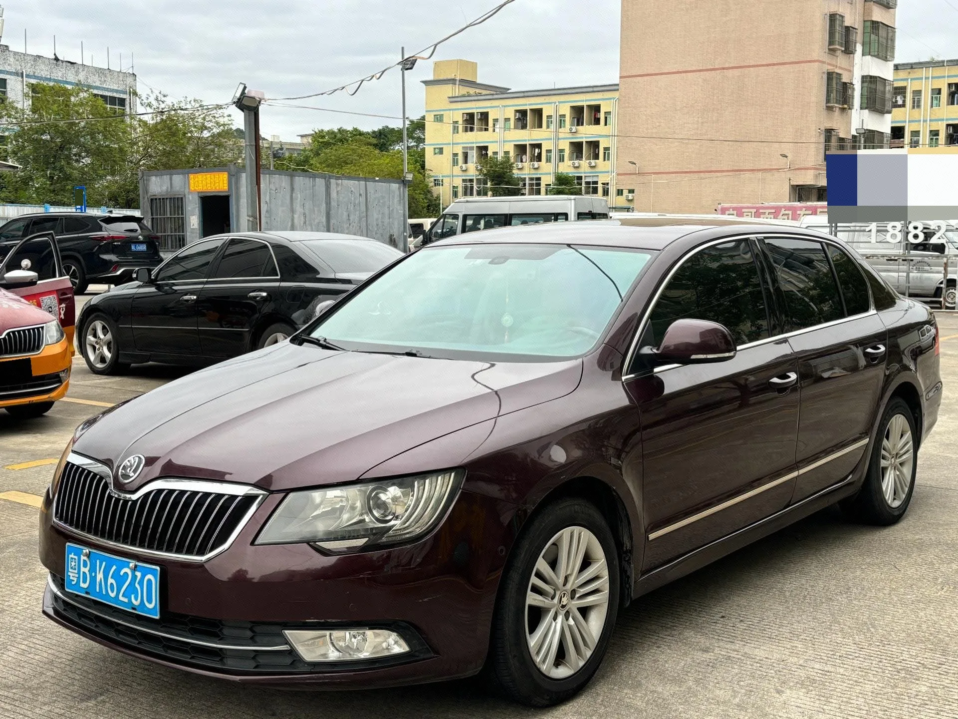 Superb 2013 1.8TSI Automatic Elegant Edition