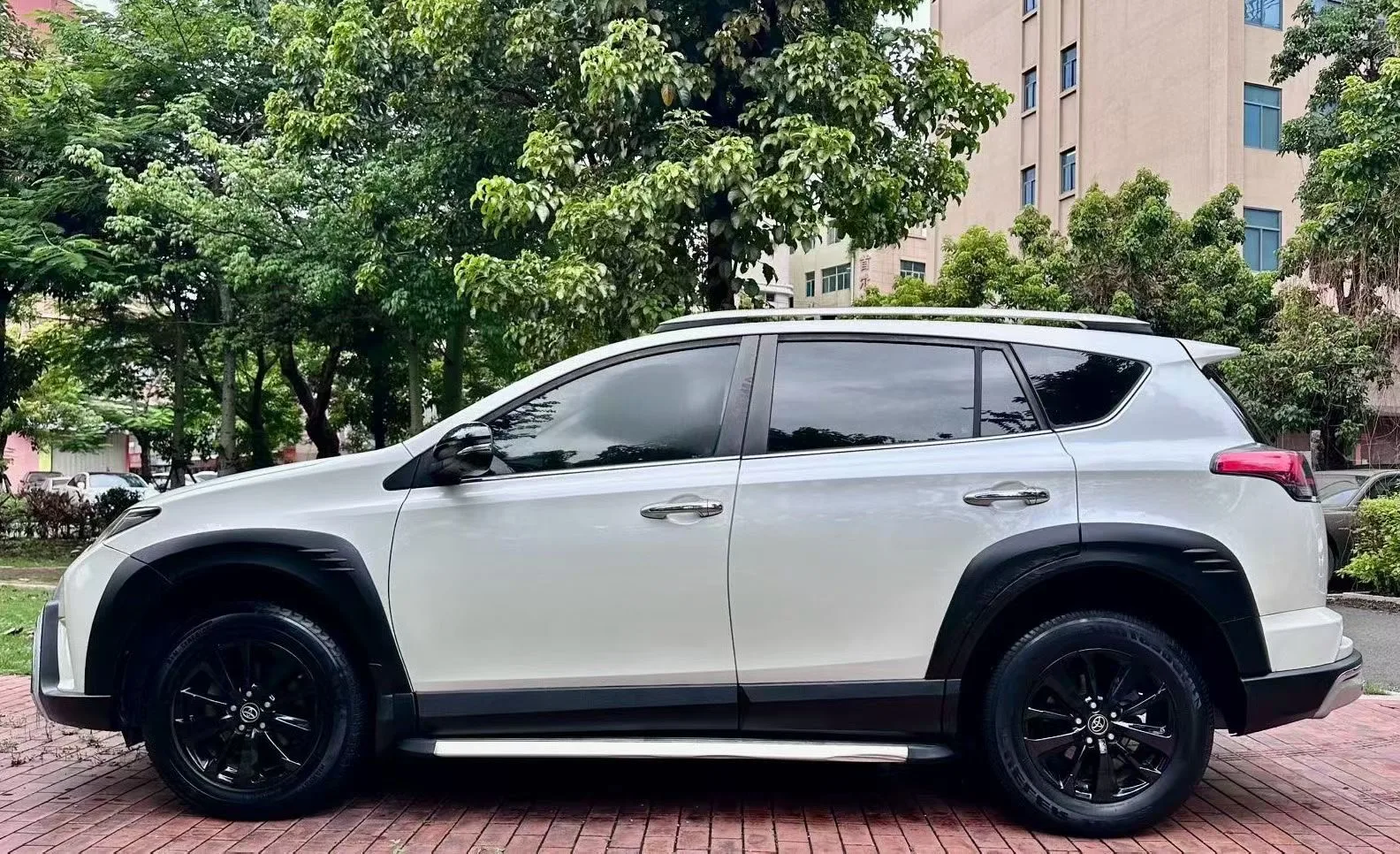 2018 RAV4 2.0L CVT Front-Wheel Drive Style X Edition