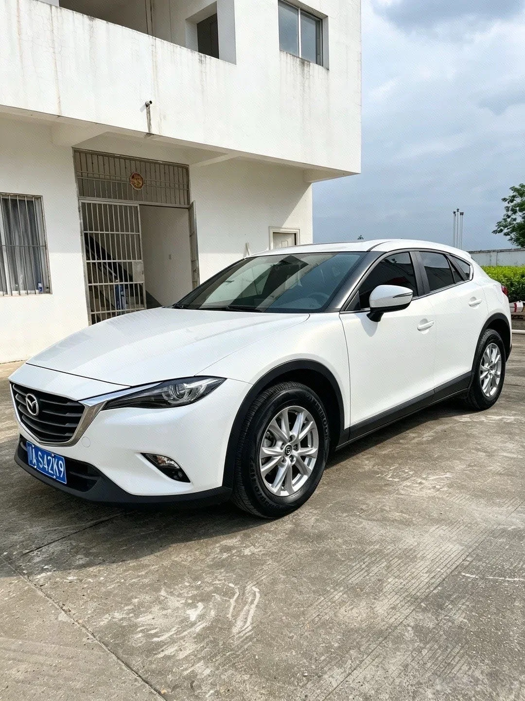 Mazda CX-4 2018 2.0L Automatic 2WD Blue Sky Premium Edition