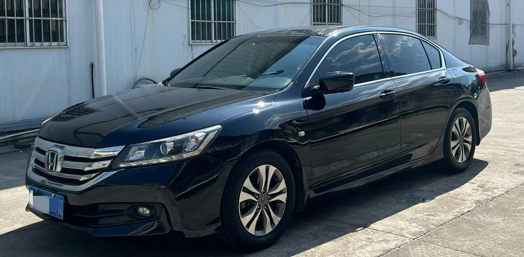 2014 Honda Accord 2.0L EXN Luxury Navigation Edition
