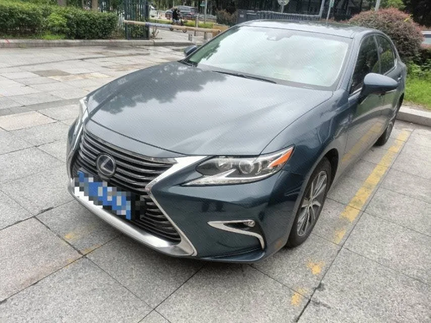 2015 Lexus ES 300h Comfort Edition