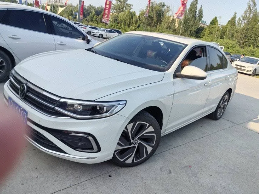 Bora 2023 200TSI DSG Smart Edition