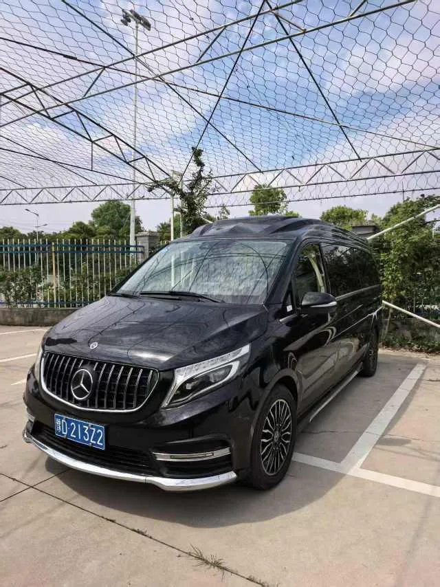 Mercedes-Benz V-Class 2018 V 260 L Premium Extended Edition (China V Emission Standard)