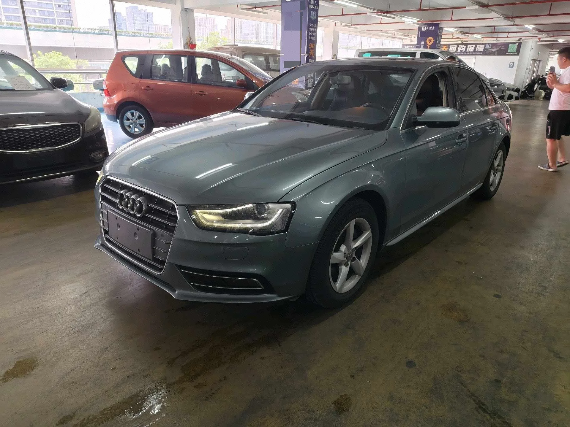 2013 Audi A4L 35 TFSI Automatic Standard Model