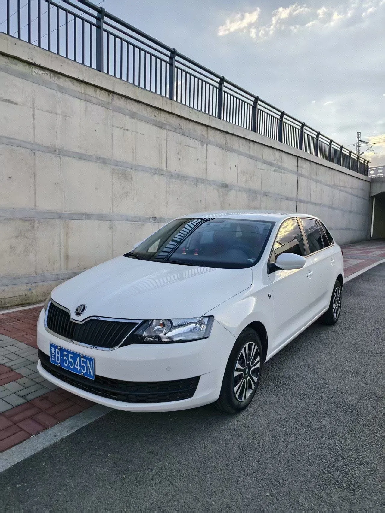 Skoda 2016 Rapid 1.4 "Forward" Edition, Manual Transmission