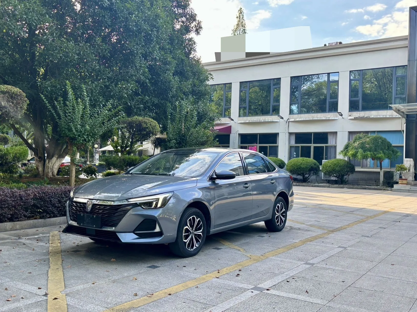 Roewe i6 MAX New Energy 2023 EV 420 Panoramic Roof Special Edition