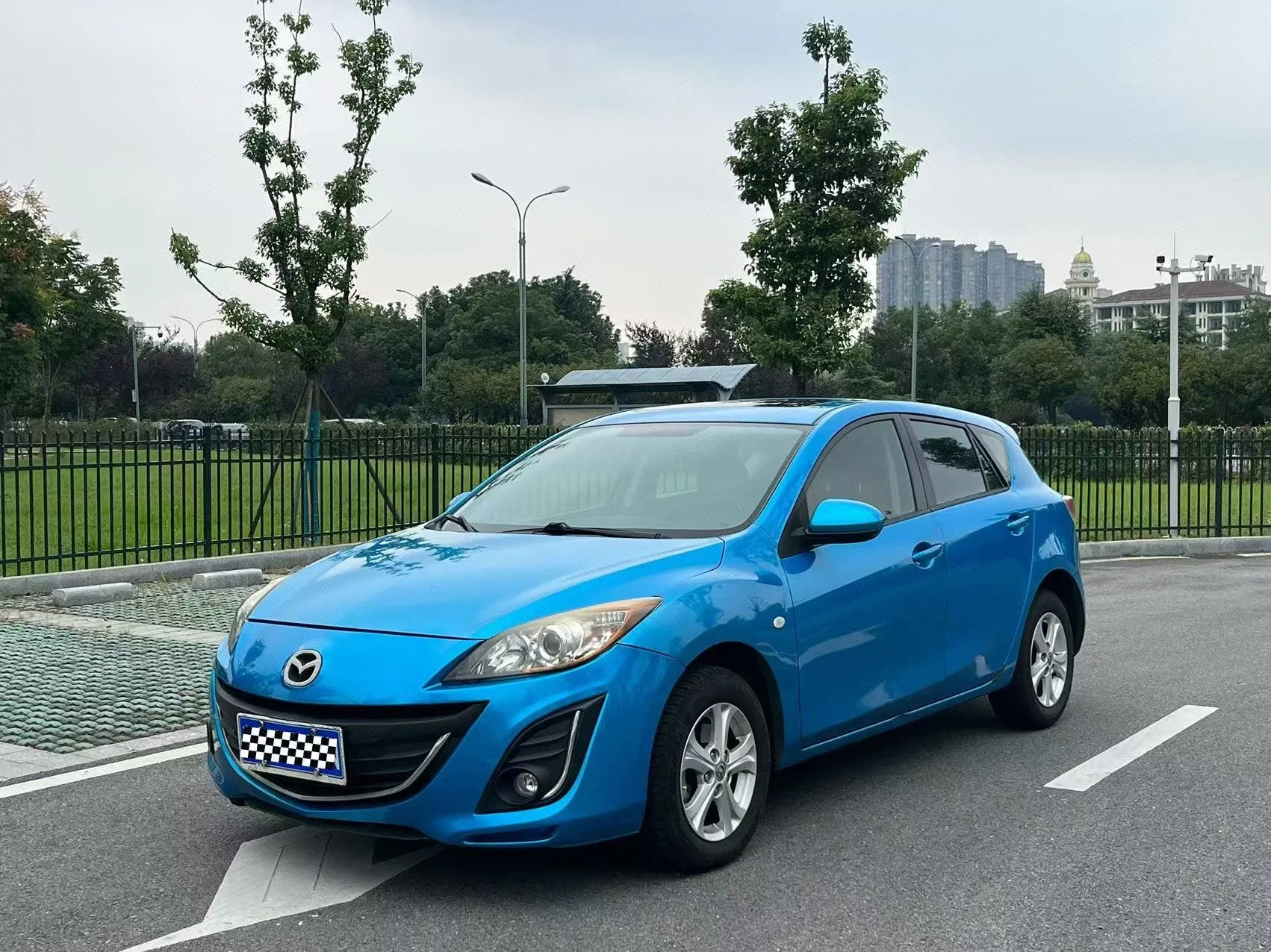 2015 Mazda3 Star Edition, Hatchback, 1.6L, Automatic Elite Trim