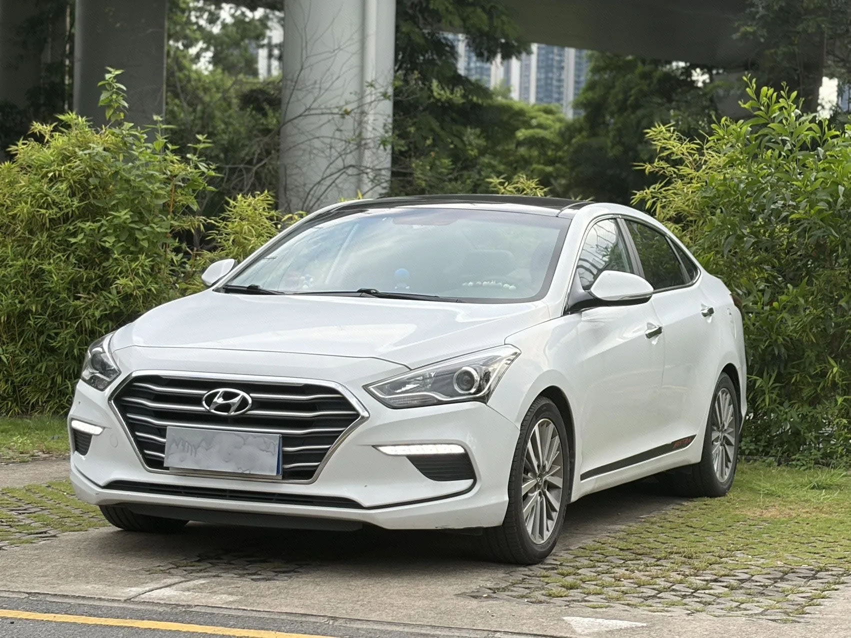 Hyundai Mistra 2017 1.8L Automatic Premium DLX (National V Emission Standard)