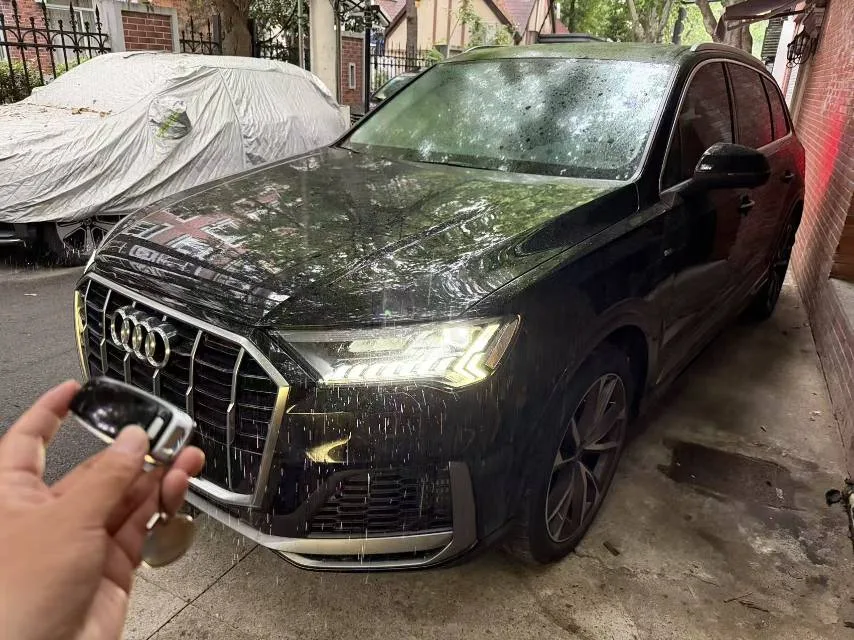 2022 Audi Q7 55 TFSI quattro S line Sport