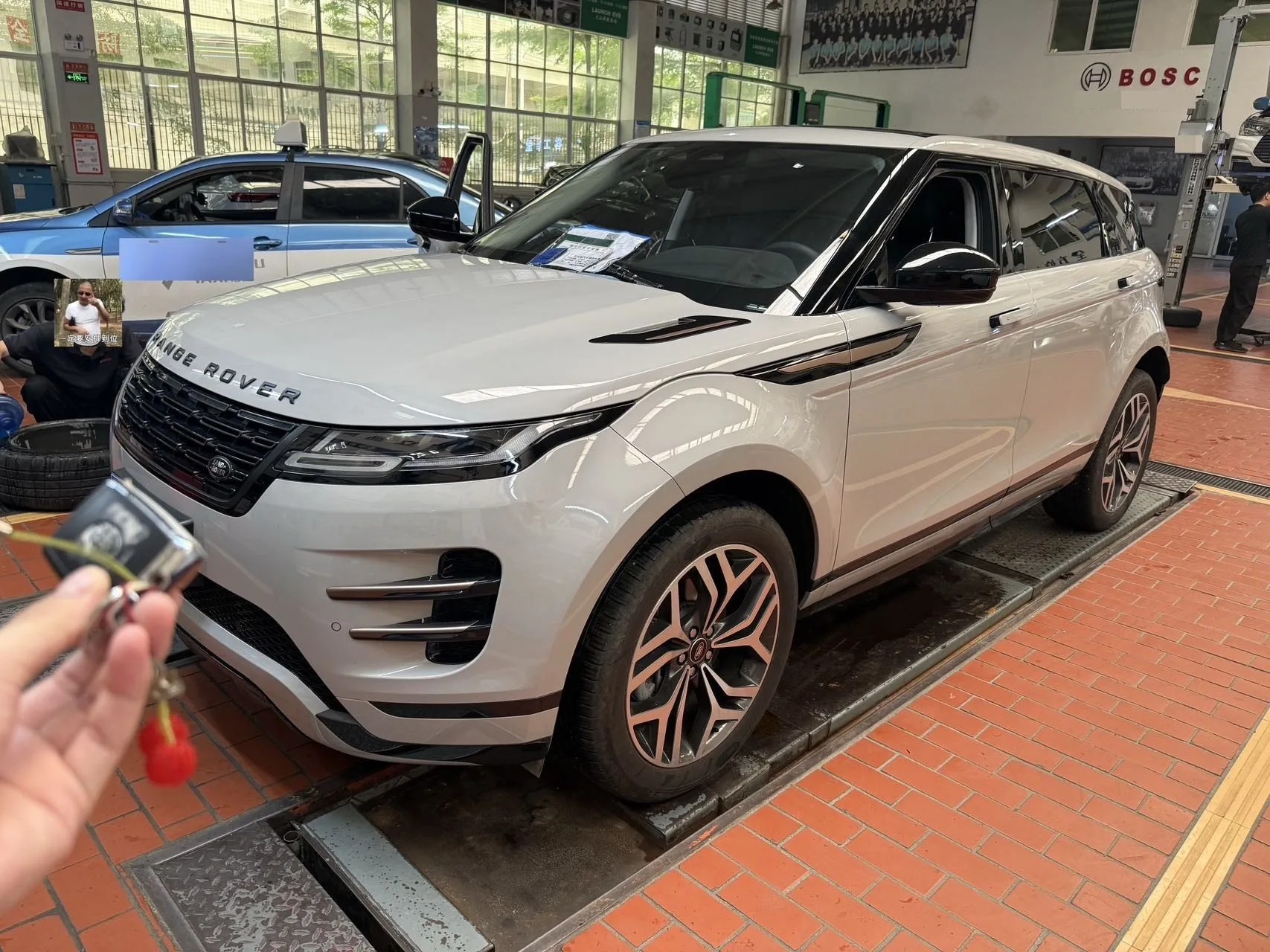 2026 Land Rover Range Rover Evoque L 48V 2.0T SE Automatic