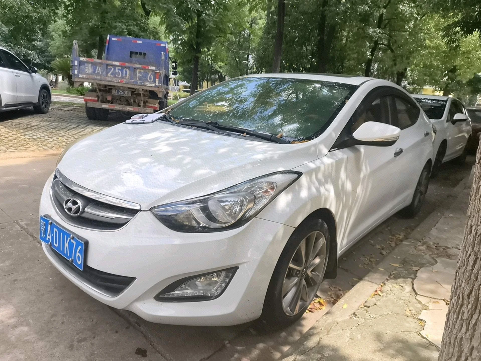 Hyundai Elantra 2015 1.6L Automatic Leading Edition