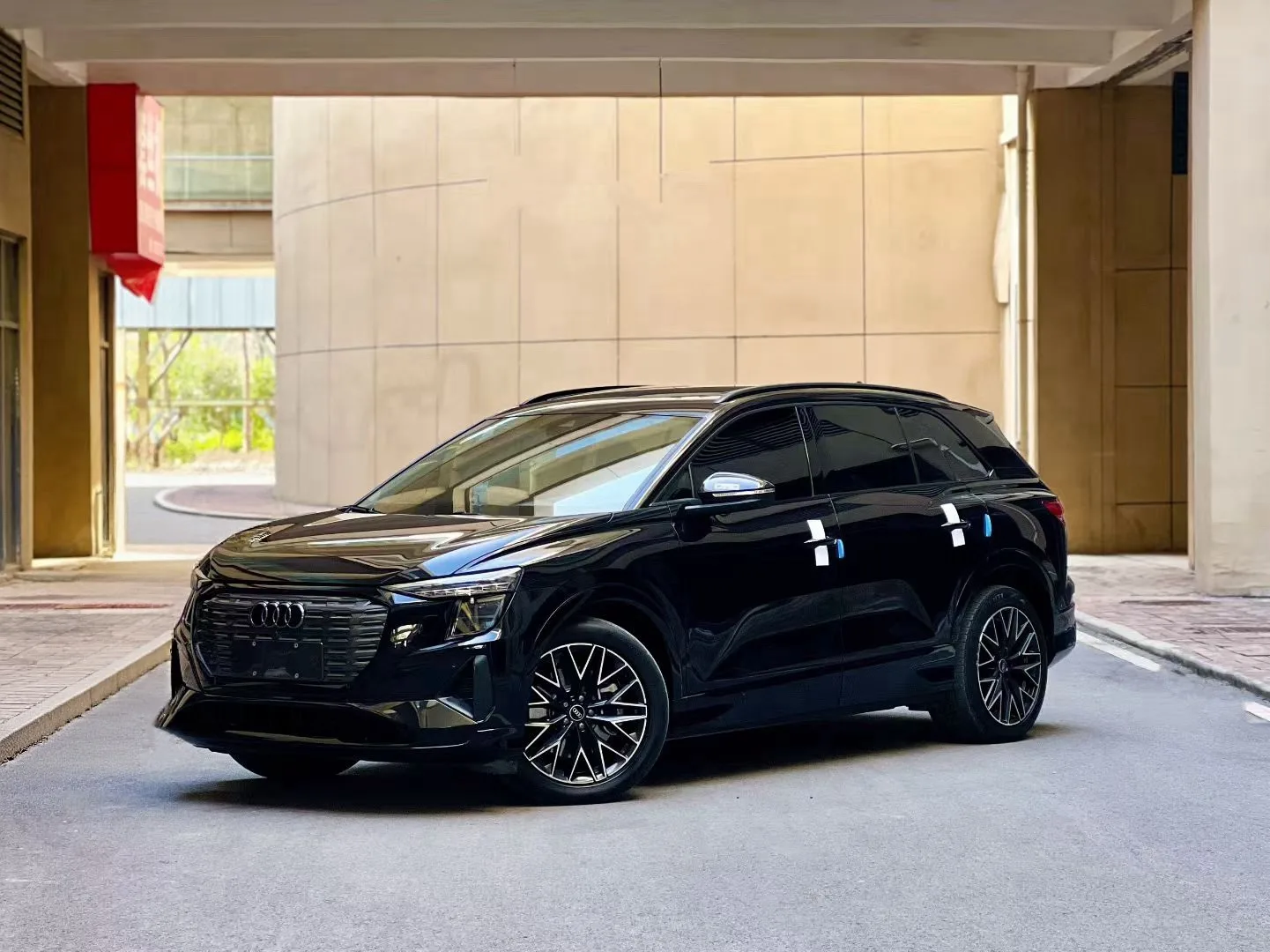 2022 Audi Q5 e-tron 40 e-tron Star Edition with Mecha Package