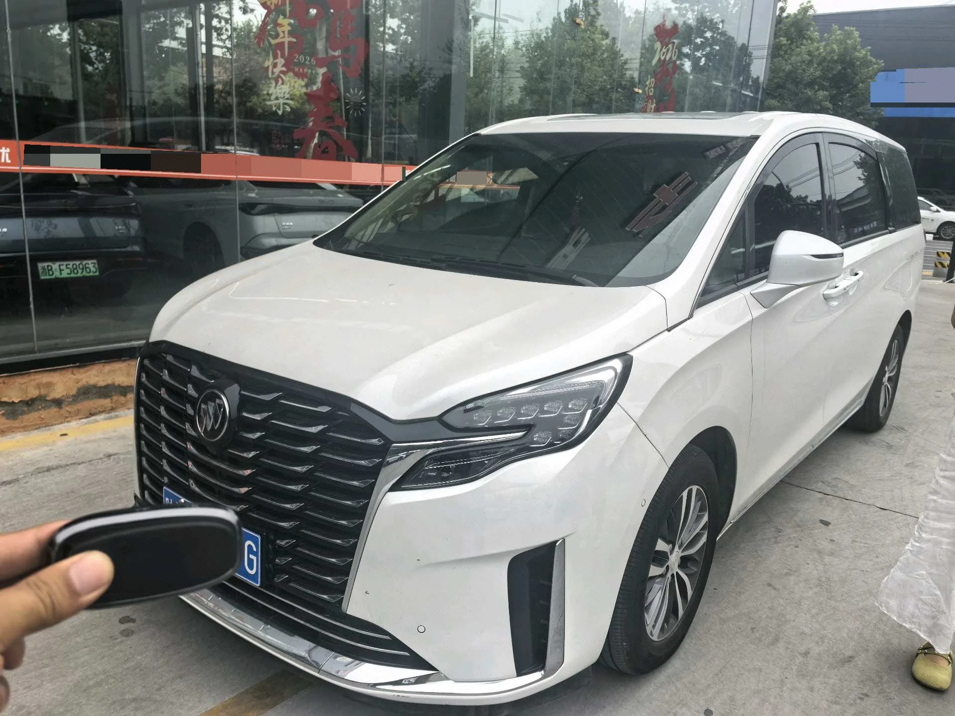 Buick 2025 GL8 ES Avantgarde 48V 2.0T Premium Edition Automatic