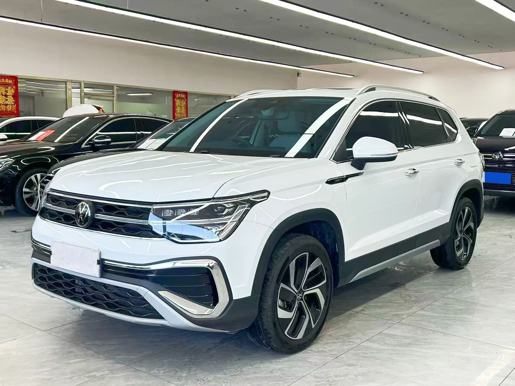 Volkswagen 2024 Tharu 1.5TSI 300TSI 2WD Full Moon Edition Automatic