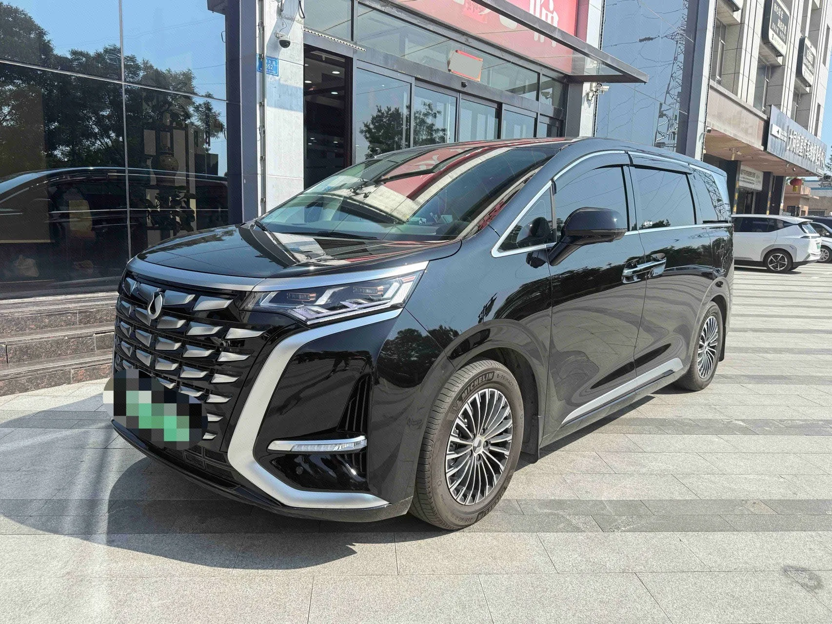 Denza D9 2022 DM-i 970 4WD Premium Edition