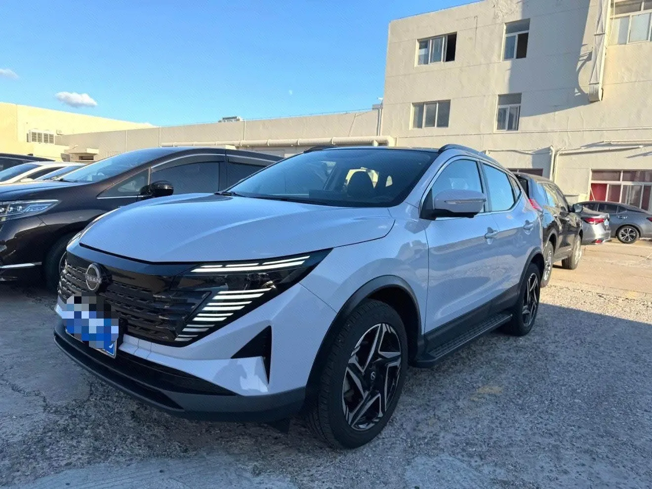 Nissan 2025 Qashqai Honor 2.0 CVT Honor XV+ Leading Edition Automatic