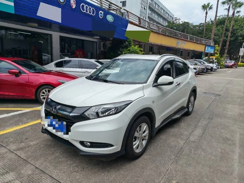 Vezel 2015 1.5L CVT 2WD Comfort Model