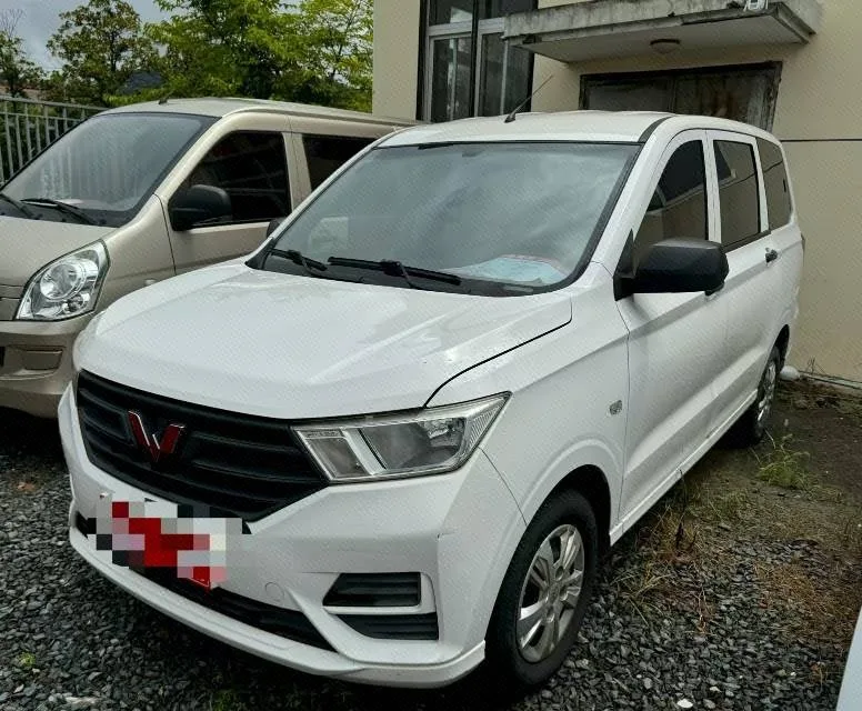 Wuling 2019 Hongguang S 1.5 Standard Edition 7-8 Seater Manual Transmission