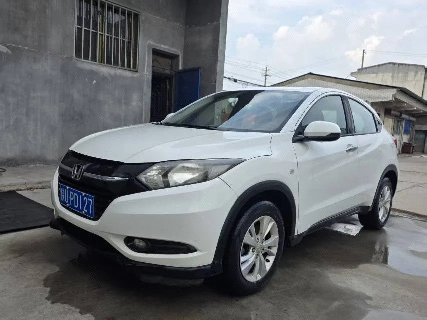 Vezel 2015 1.5L CVT 2WD Comfort Model