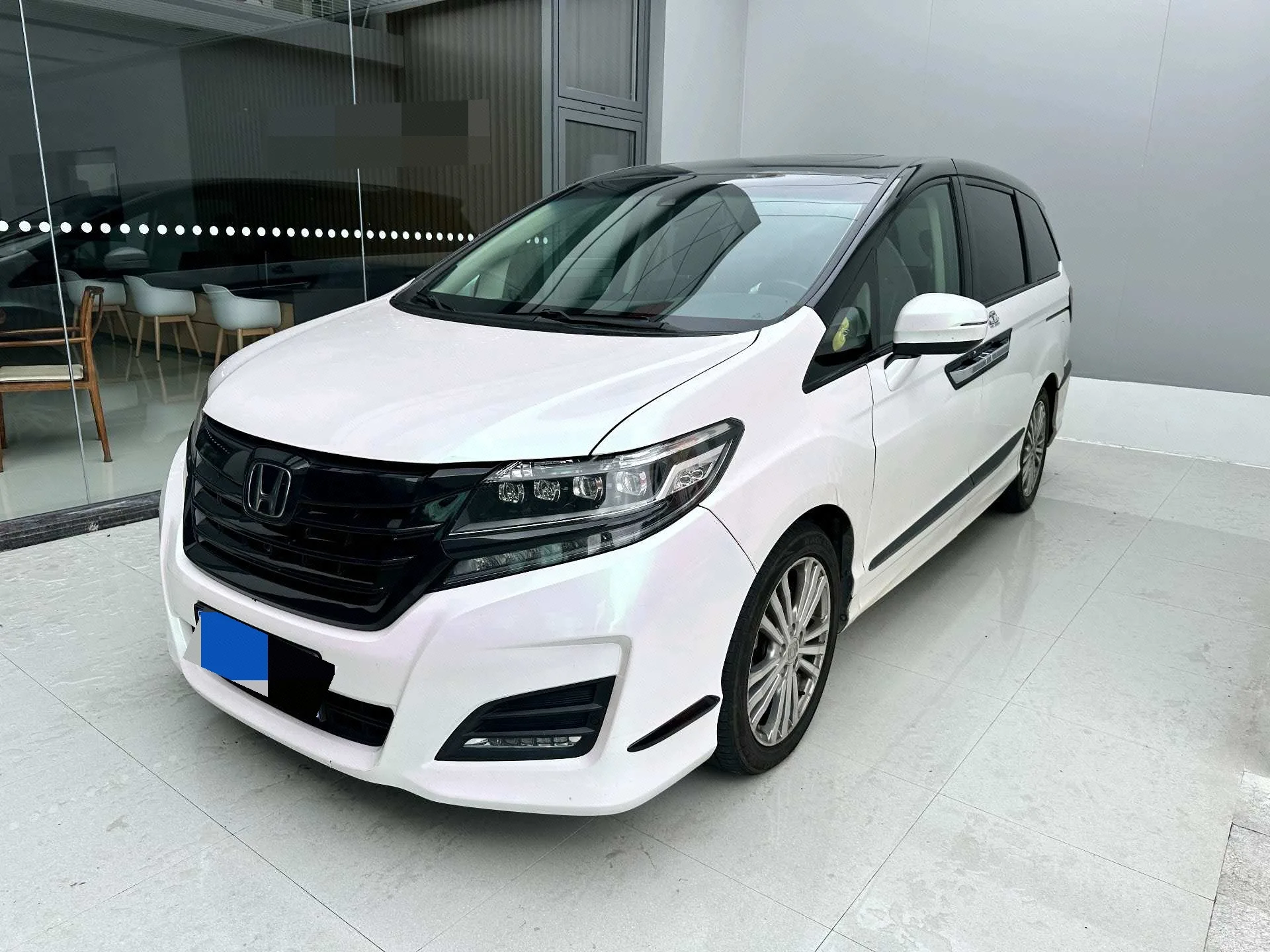 Elysion 2016 2.4L Supreme Edition