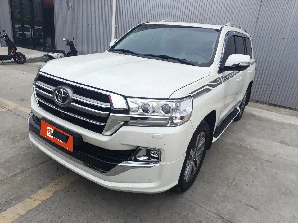 Toyota Land Cruiser (Imported) 2019 Model Year Land Cruiser 5.7 4WD VXR Middle East Edition Automatic Transmission