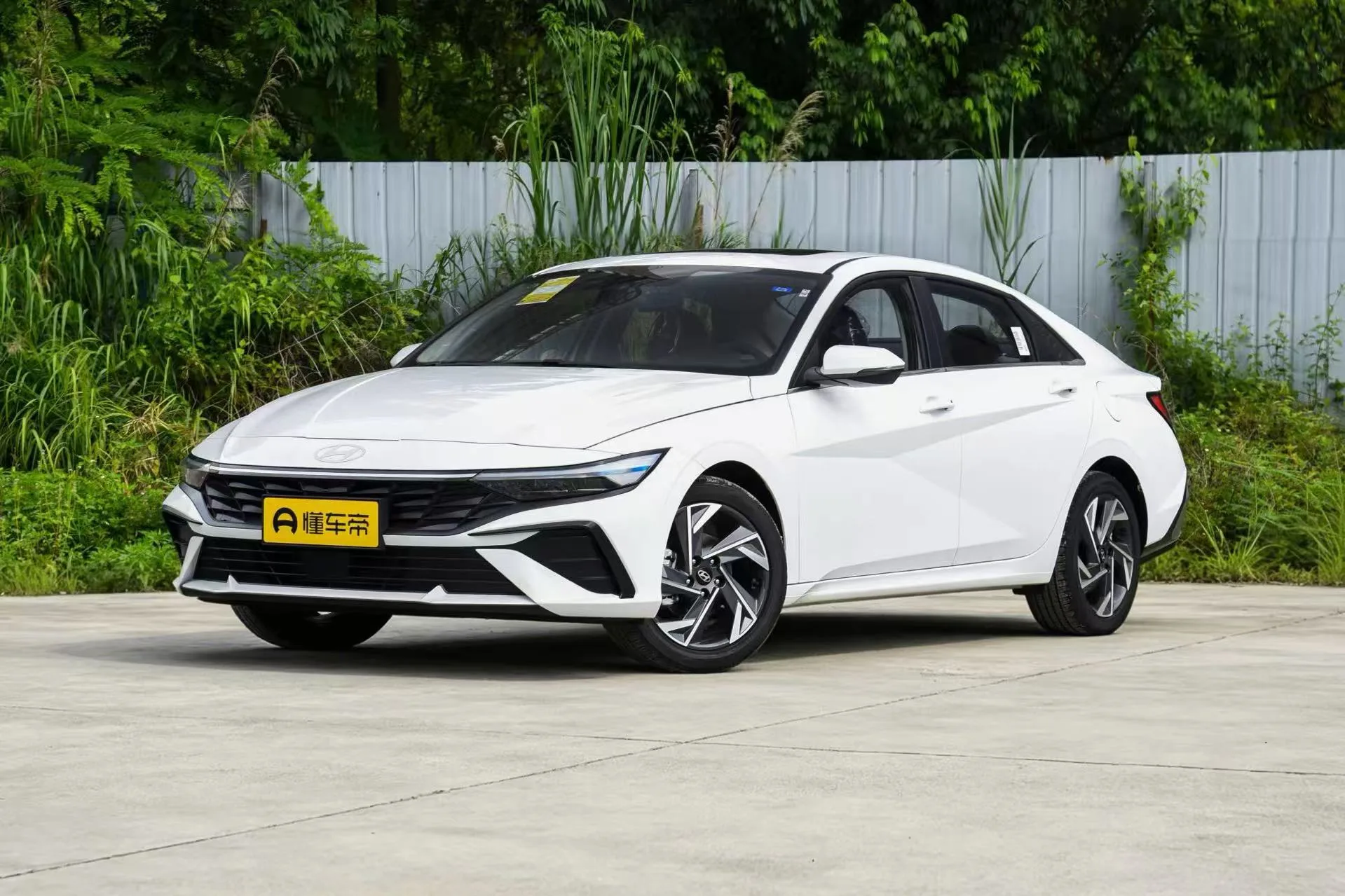 Hyundai Elantra-1.5 Premium Edition