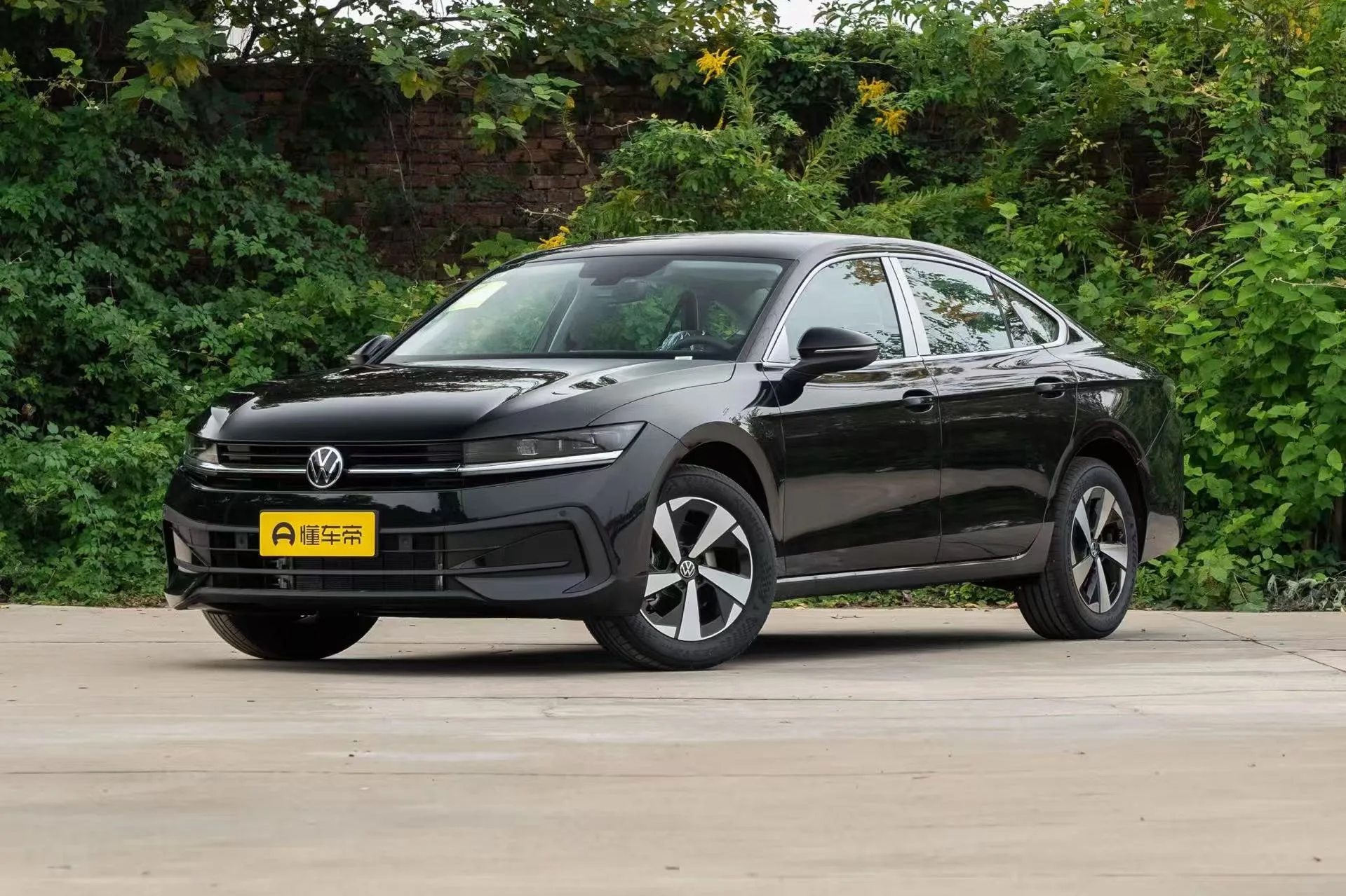 Volkswagen  Magotan — Modified new car for export from China (listing thumbnail)